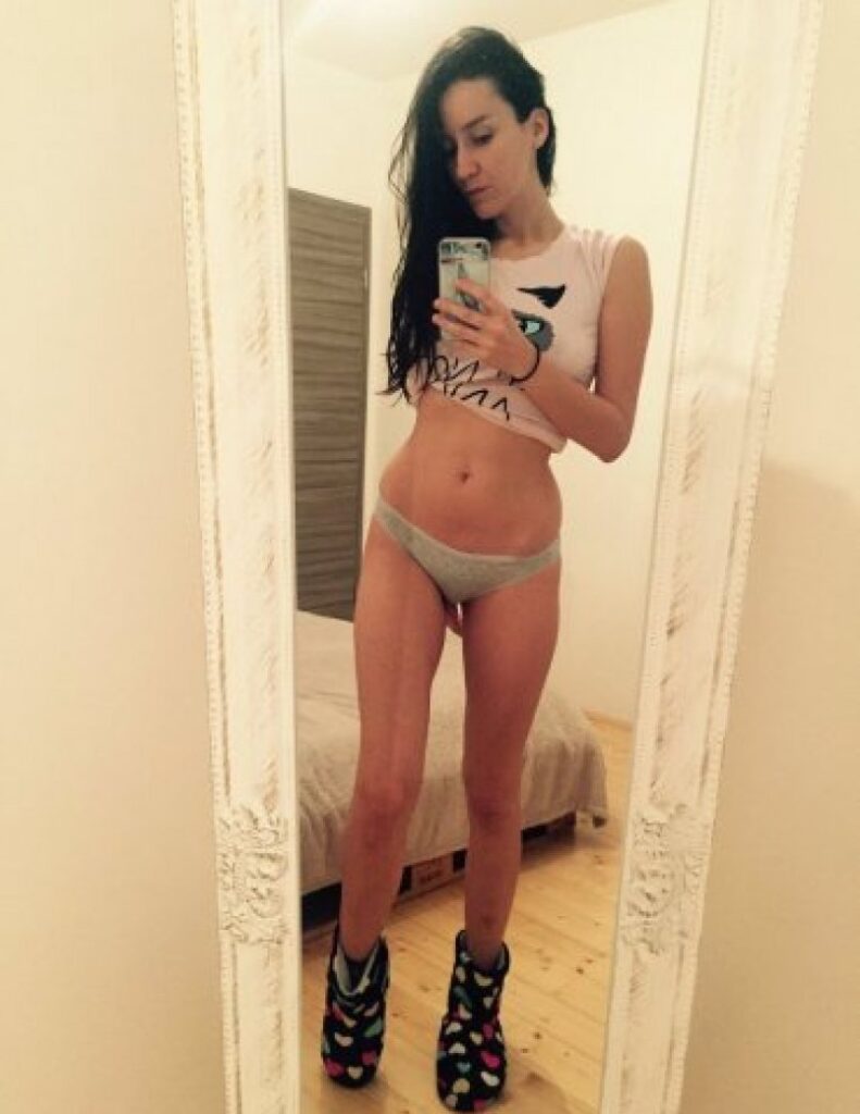 Проститутка Леночка 24 года, у метро Балтийская  +7(981)193-28-94