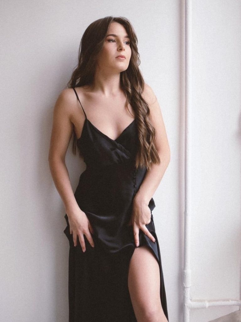 Проститутка Надя 20 лет, у метро Рыбацкое  +79811554285