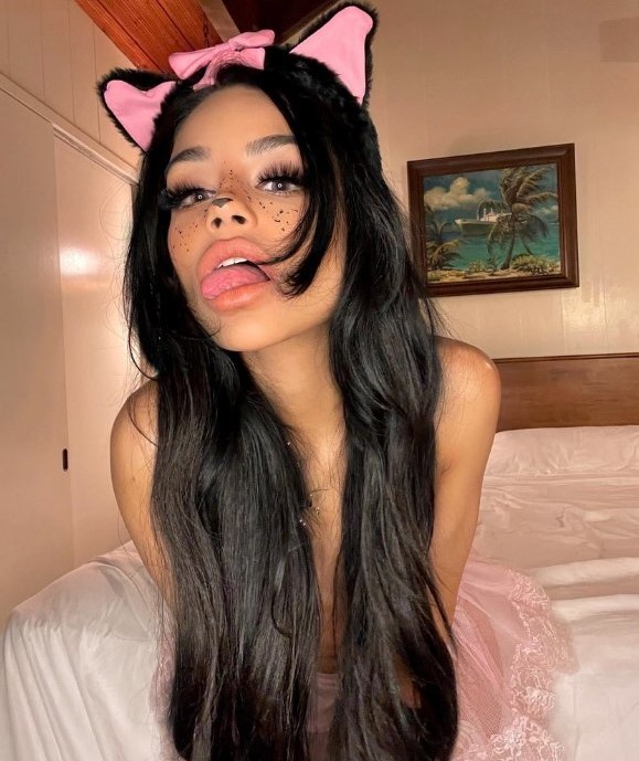 Проститутка Гелена 20 лет, у метро Адмиралтейская  +7(981)136-33-84