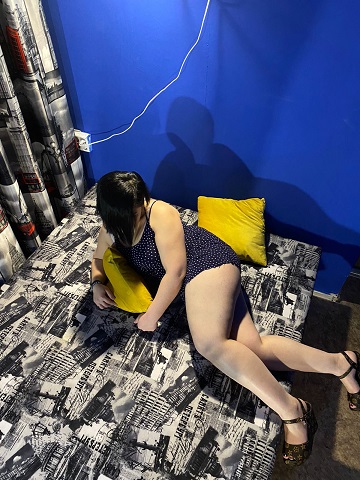 Проститутка Оленька 25 лет, у метро Адмиралтейская  +7(981)809-84-20