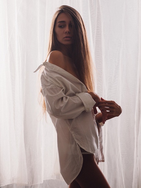 Проститутка Ванесса 20 лет, у метро Адмиралтейская  +7(981)289-01-65